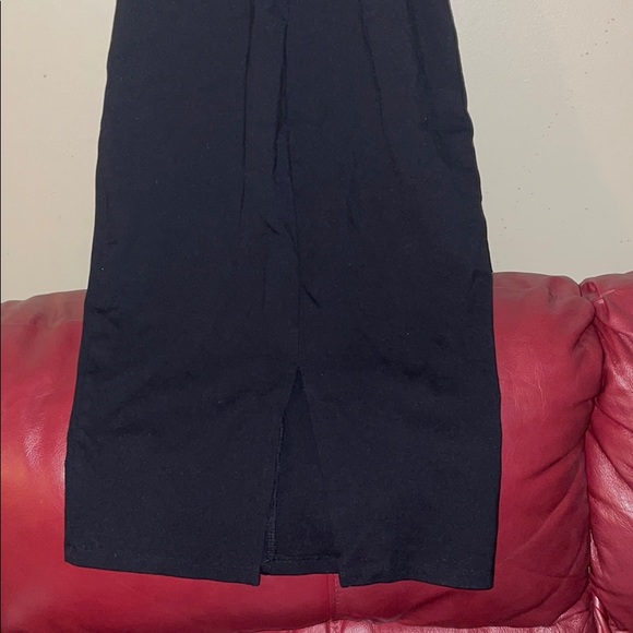 Revamped body con Black dress - Picture 2 of 4